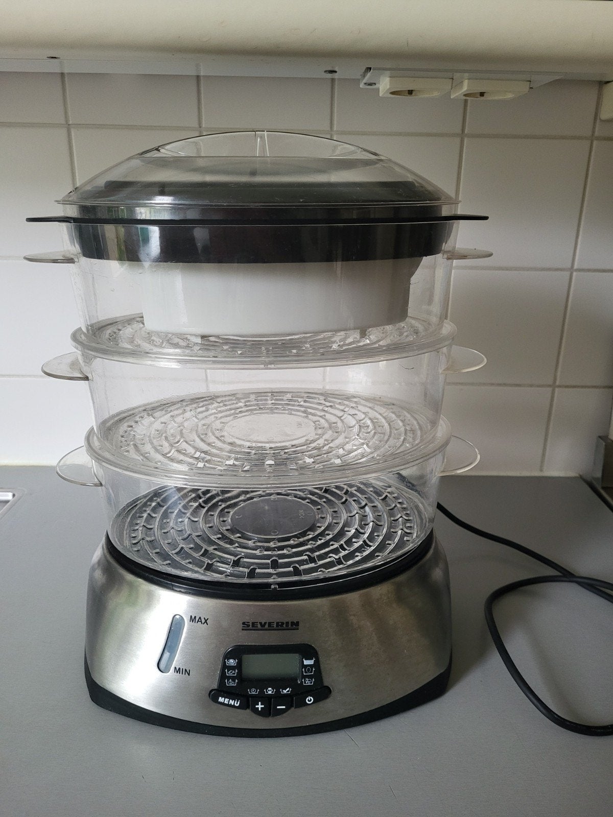 te koop: multicooker van het merk Severin met 3 niveaus., Ophalen of Verzenden, Zo goed als nieuw