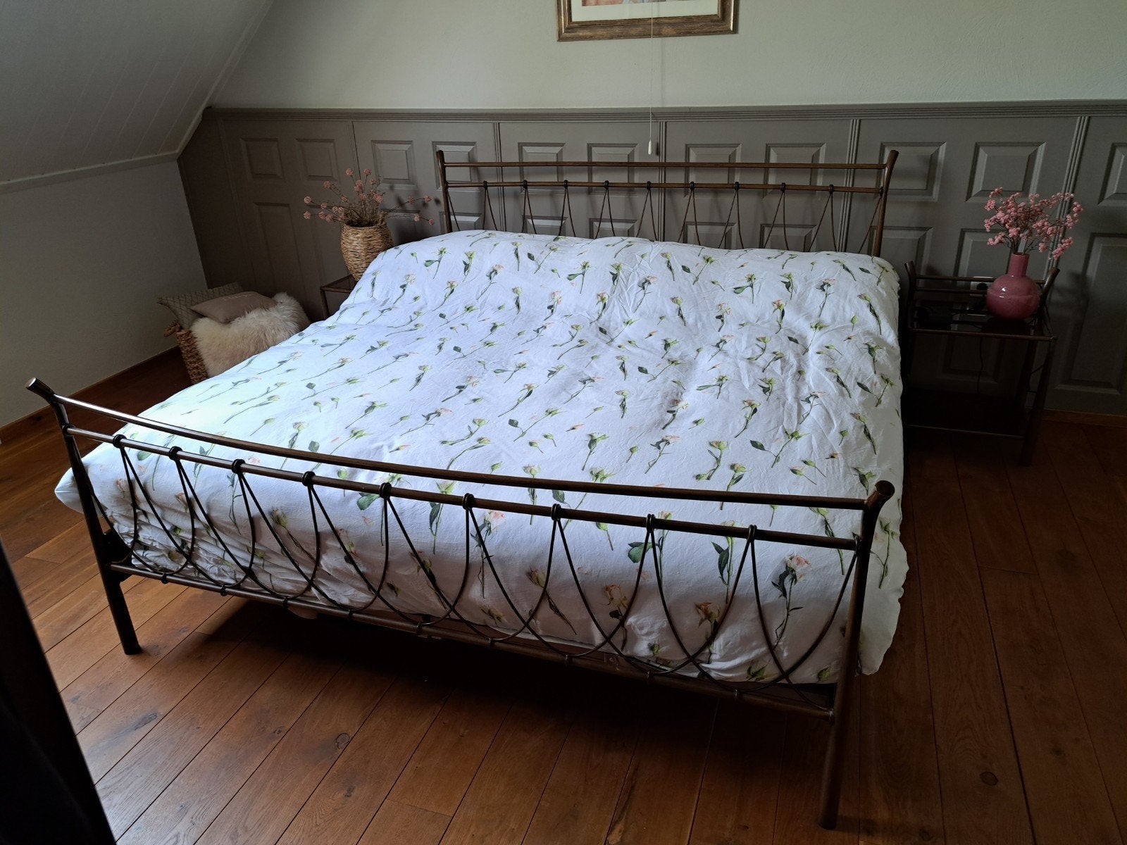bed, 180x200, met 2x Auping verstelb. bodems,2 nachtkastjes, Ophalen, Verstelbaar, Bruin, Tweepersoons