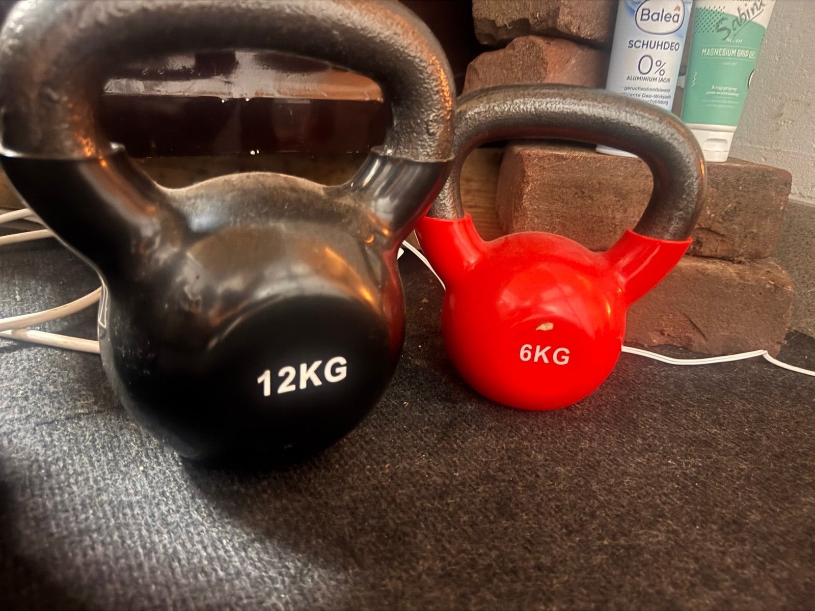Set van 3 Kettlebells: 12kg, 8kg, 6kg, Ophalen, Gebruikt, Armen, Kettlebell