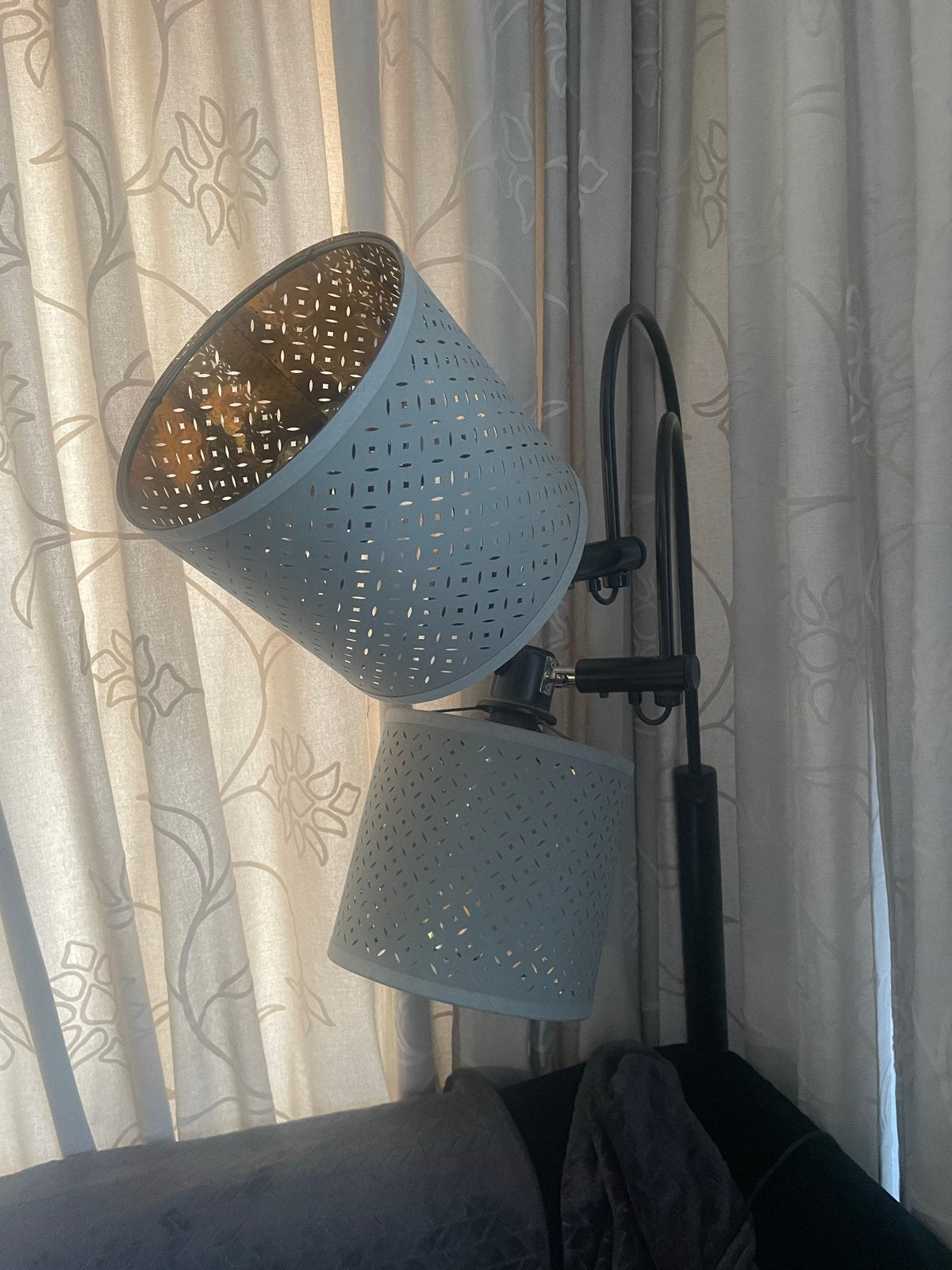 Moderne hanglamp en vloerlamp met goudkleurige binnenkant, Ophalen, Kunststof, 50 tot 100 cm, Zo goed als nieuw
