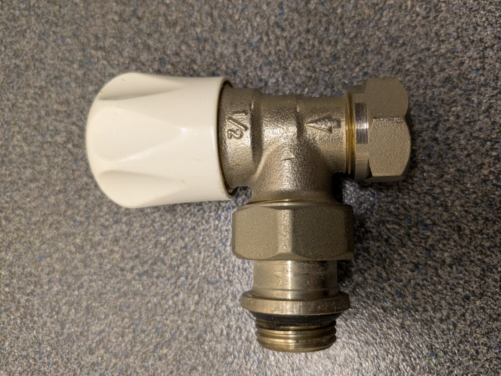 Aangeboden 6 stuks cv radiatorkranen, Ophalen of Verzenden, Zo goed als nieuw