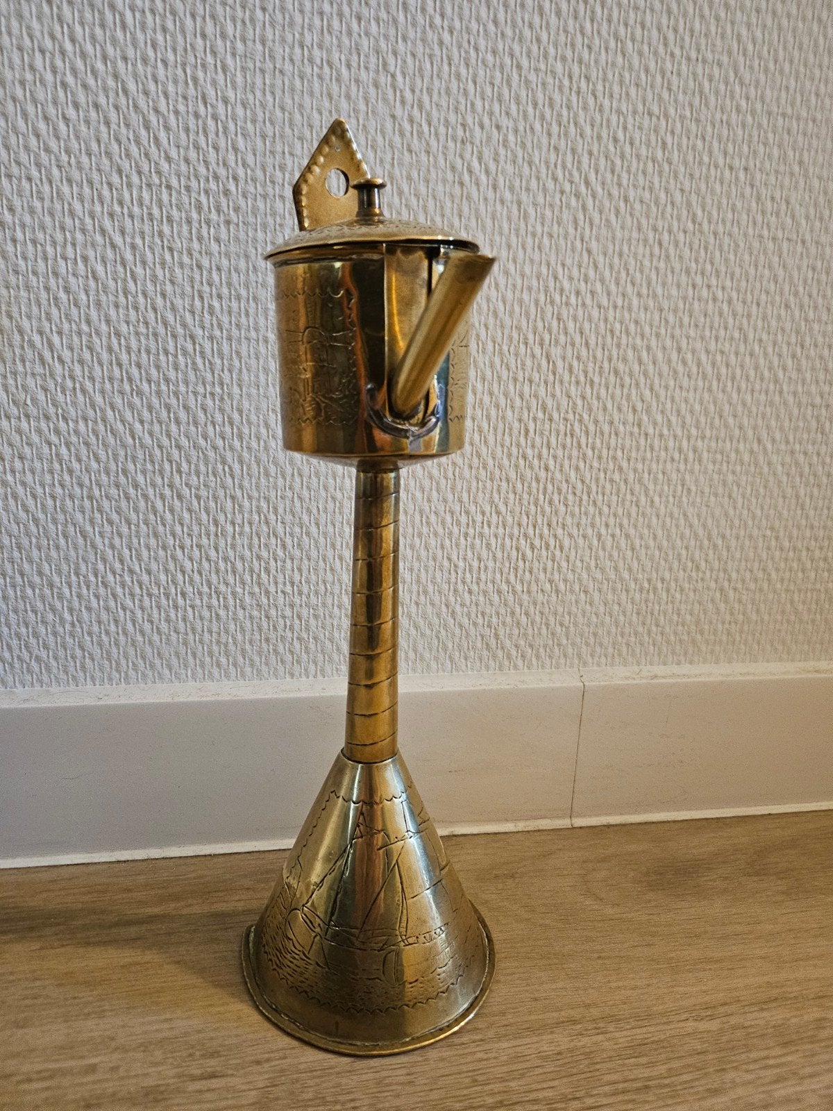Antieke messing snotneuslamp, 20e eeuw, met gravures, Antiek en Kunst, Ophalen of Verzenden
