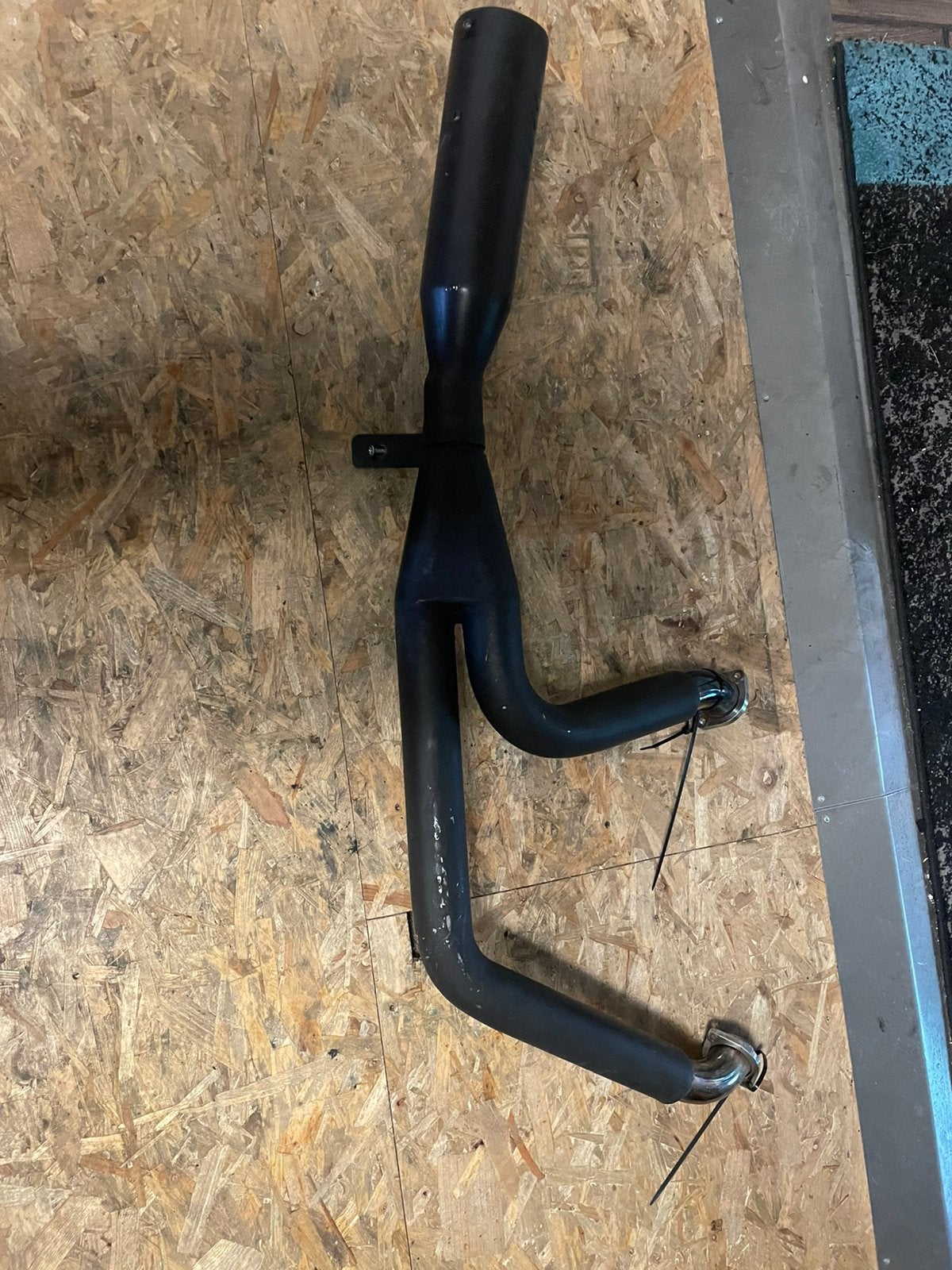 2 uitlaten  2in1 1 voor evo 1 voor twin cam, Ophalen