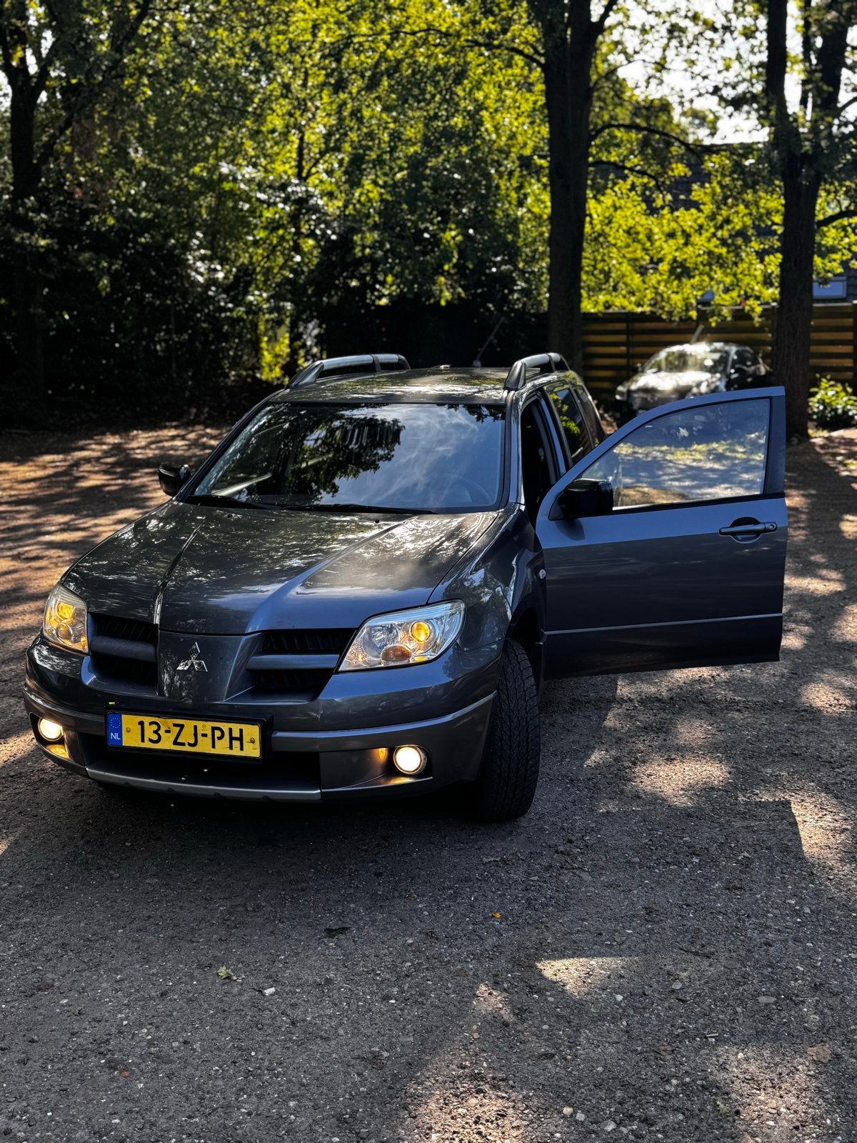 Mitsubishi Outlander 2.0 MPI 2WD 2008 Grijs, Voorwielaandrijving, 136 pk, Outlander, 4 cilinders