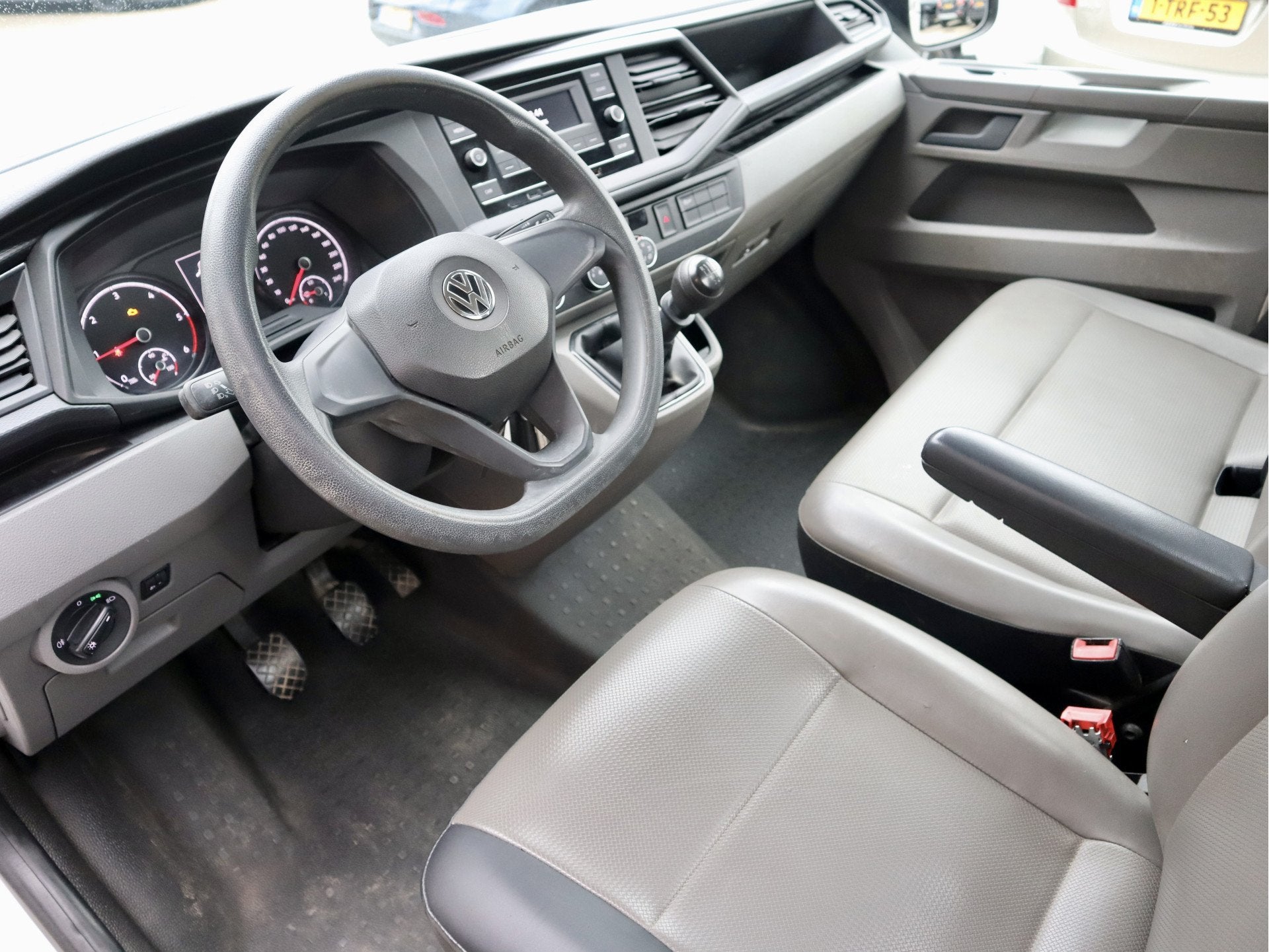 Volkswagen Transporter 2.0 TDI PICK UP 54000KM (bj 2020), Auto's, Voorwielaandrijving, Gebruikt, Euro 6, 4 cilinders