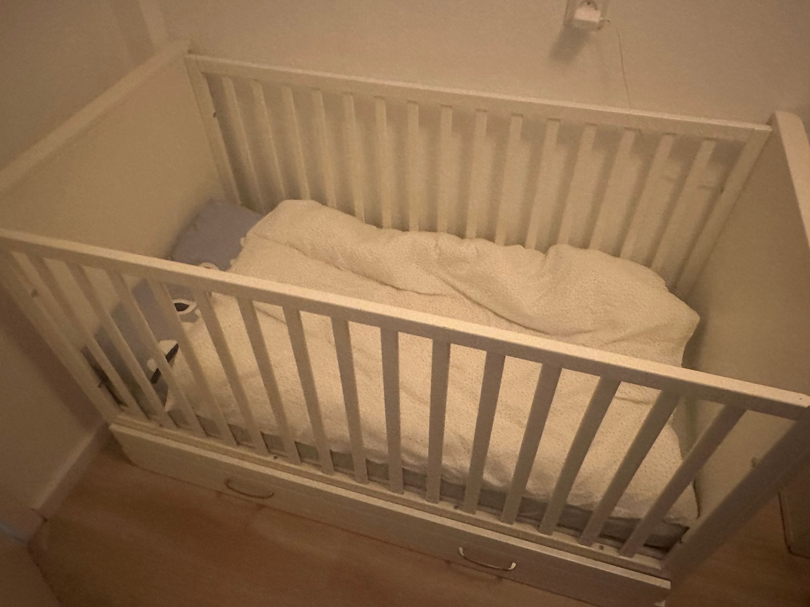 Ledikant 181 bij 51breed met lattebodum en aero sleep matras, Ophalen, Zo goed als nieuw, Jongetje of Meisje