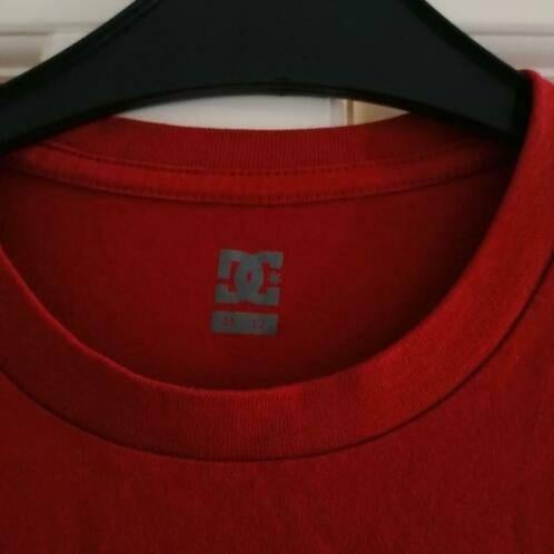 DC knal rode longsleeve shirt, zwart logo 12jr 152 nr 36947, Kinderen en Baby's, Kinderkleding | Maat 152, ., DC, Ophalen of Verzenden