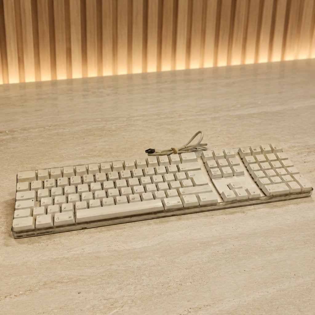 Apple Wired Keyboard A1048 - In Nette Staat, Apple, Zo goed als nieuw, Support@apple.com, One Apple Park Way
Cupertino, CA 95014
United States