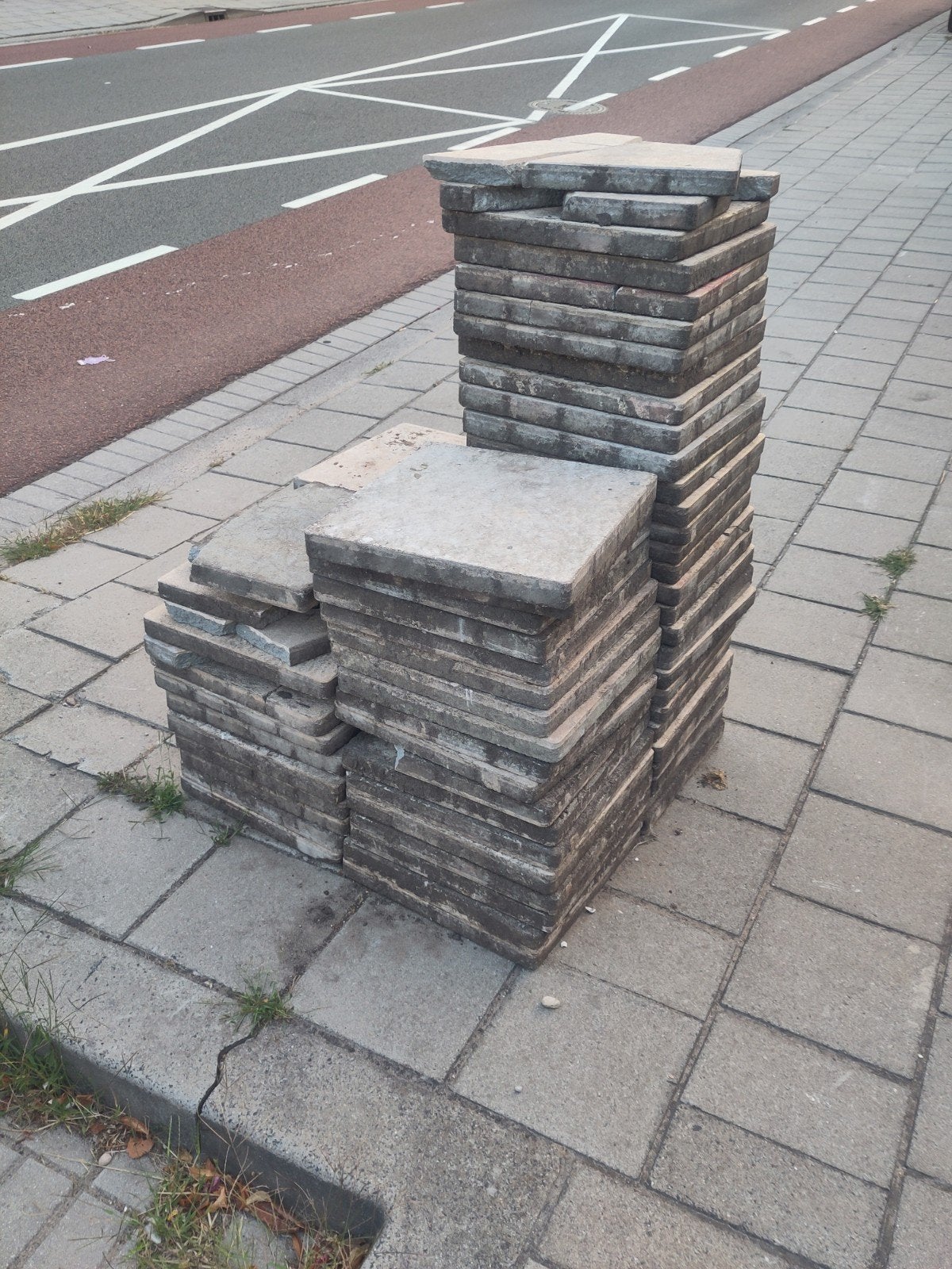 Gratis af te halen: Tuintegels 40x40 cm, Ophalen