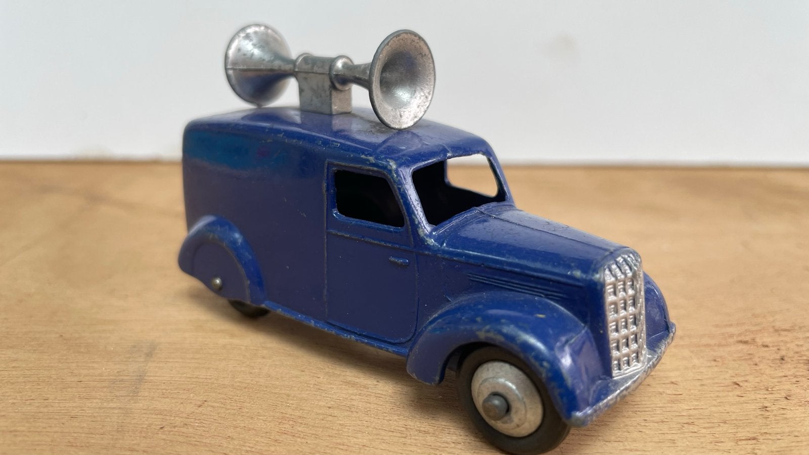 Vintage Dinky Toys Ford bestelwagen met luidsprekers, Ophalen of Verzenden