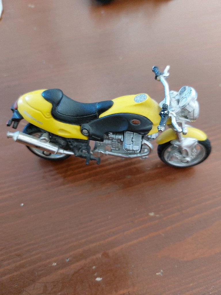 Te koop: Maisto Model motorfietsen Ducati en Moto Guzzi 1:18, Ophalen, Gebruikt, Motor, Maisto