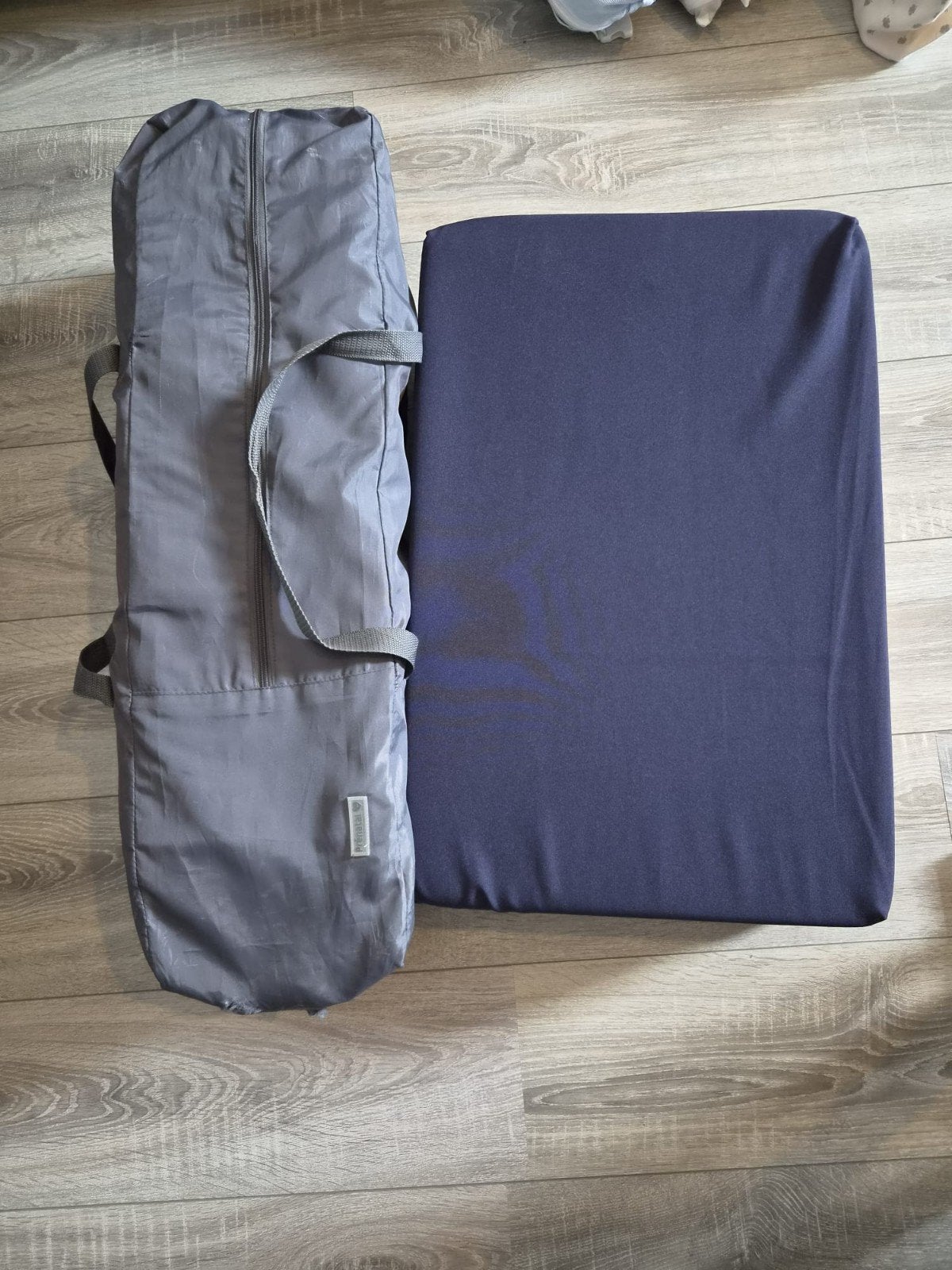 gratis Campingbedje met matrasje van prenatal, Ophalen, Gebruikt, Reisbedje