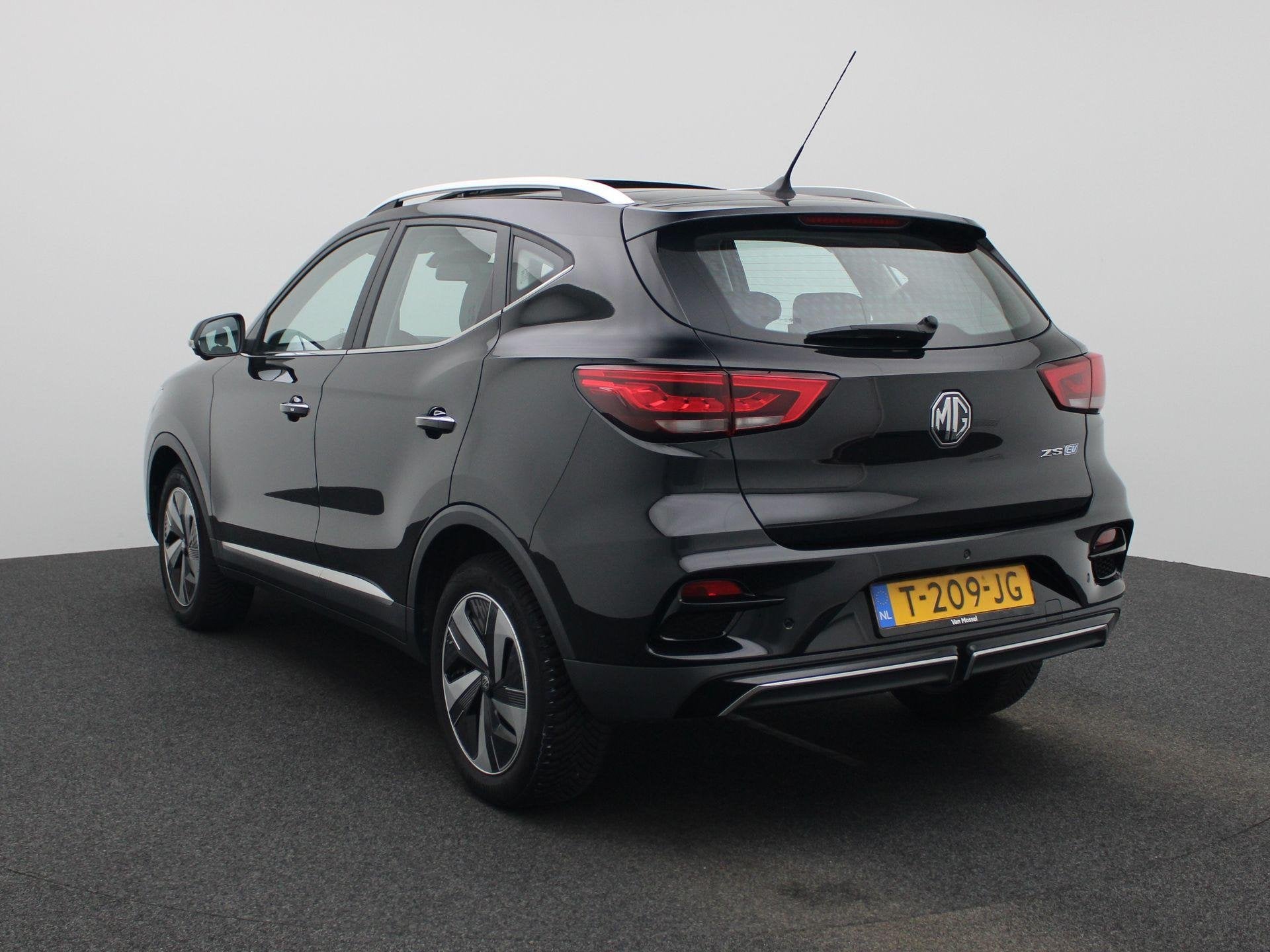 MG ZS EV Long Range Luxury 70 kWh | Panoramadak | lichtmetal, 12 maanden, Gebruikt, ZS, Zwart