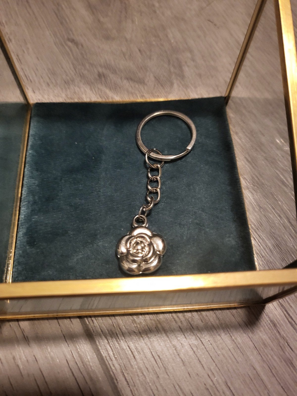 Sleutelhanger met roosje - Nieuw, Ophalen of Verzenden, Nieuw, Overige typen