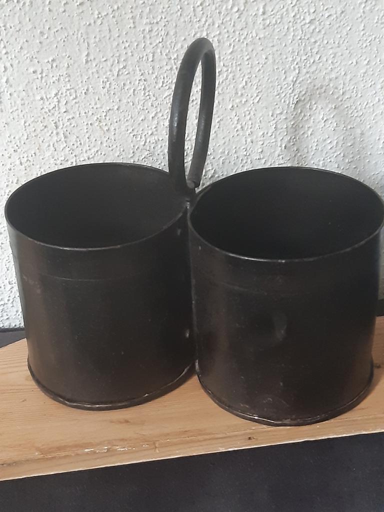 2 metalen bakjes met ring-,houder,sleets stoer sober, Antiek en Kunst, Ophalen of Verzenden