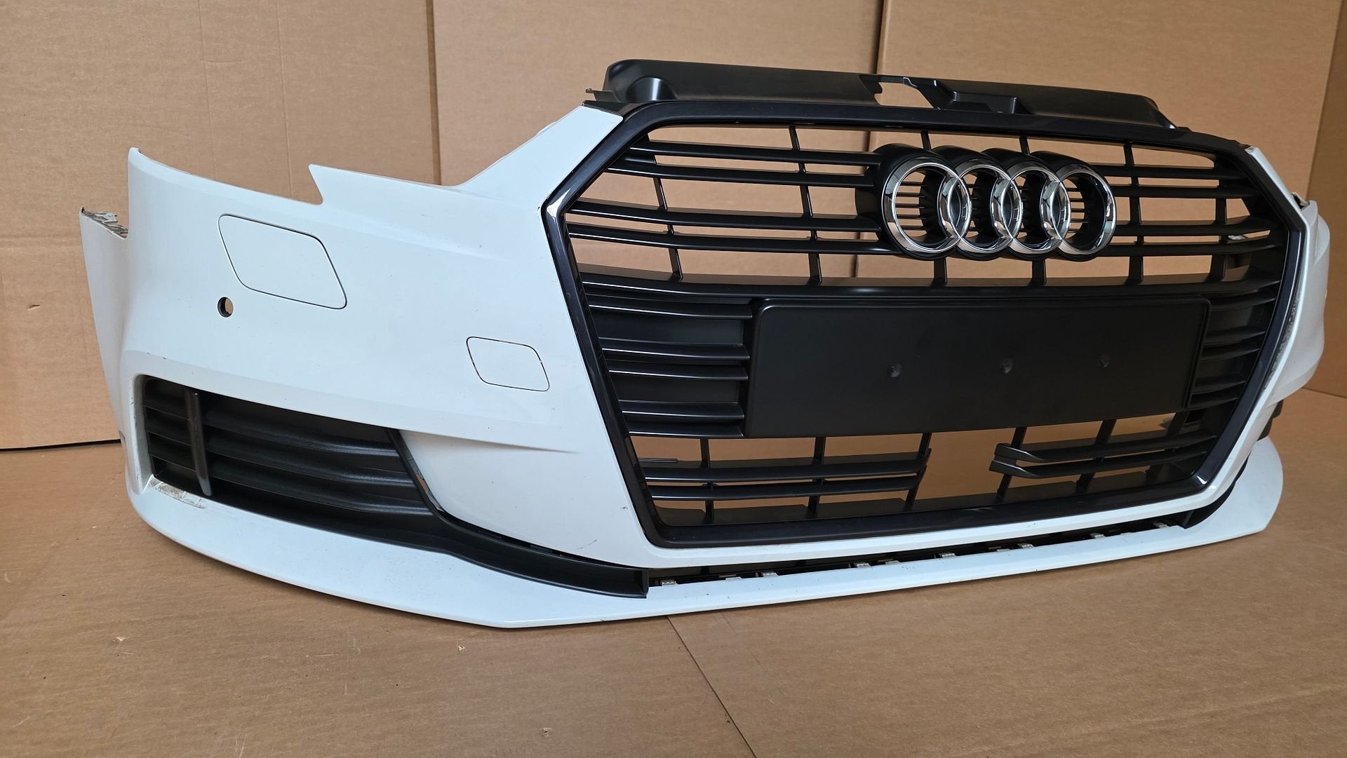Voorbumper Audi A3 8V Facelift Sportback / Hatchback Basic, Gebruikt, -, Voor, Ophalen of Verzenden
