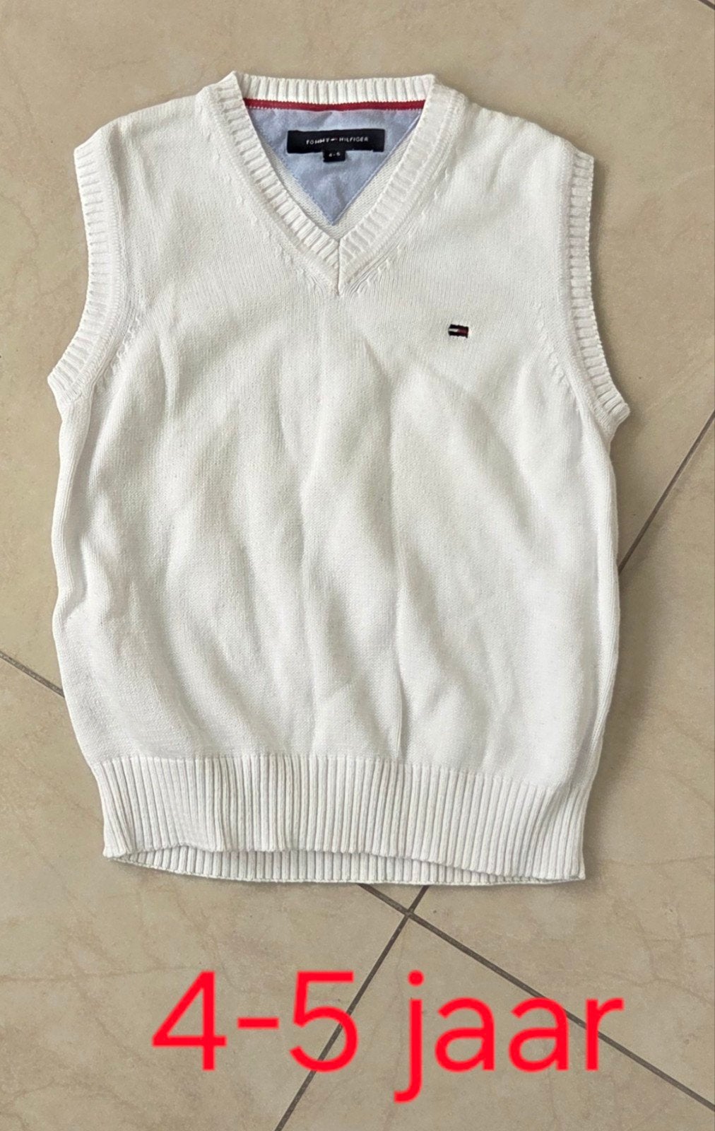 Tommy Hilfiger witte gebreide V-hals slipover 4-5 jaar, Ophalen of Verzenden, Zo goed als nieuw, Tommy Hilfiger, Jongen of Meisje