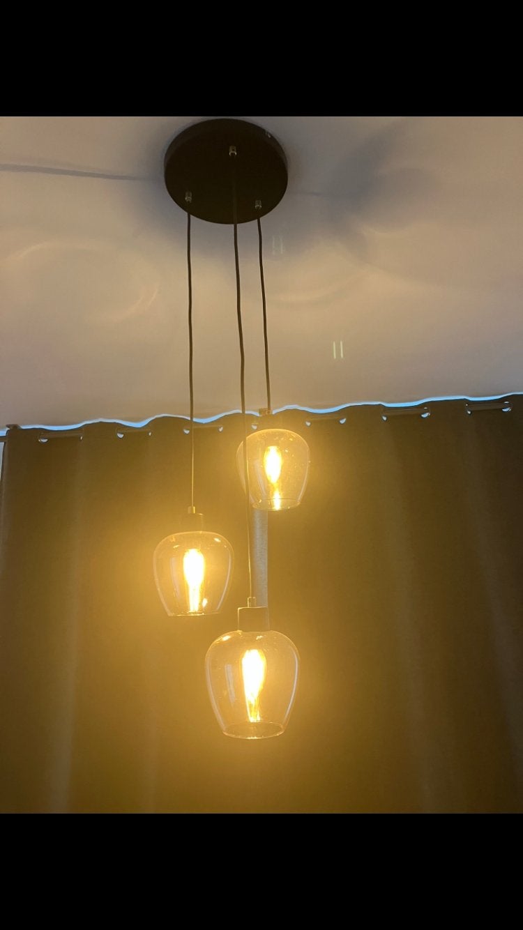 Moderne hanglamp met 3 amberglas kappen, Ophalen, Zo goed als nieuw, Glas, E14 (klein)