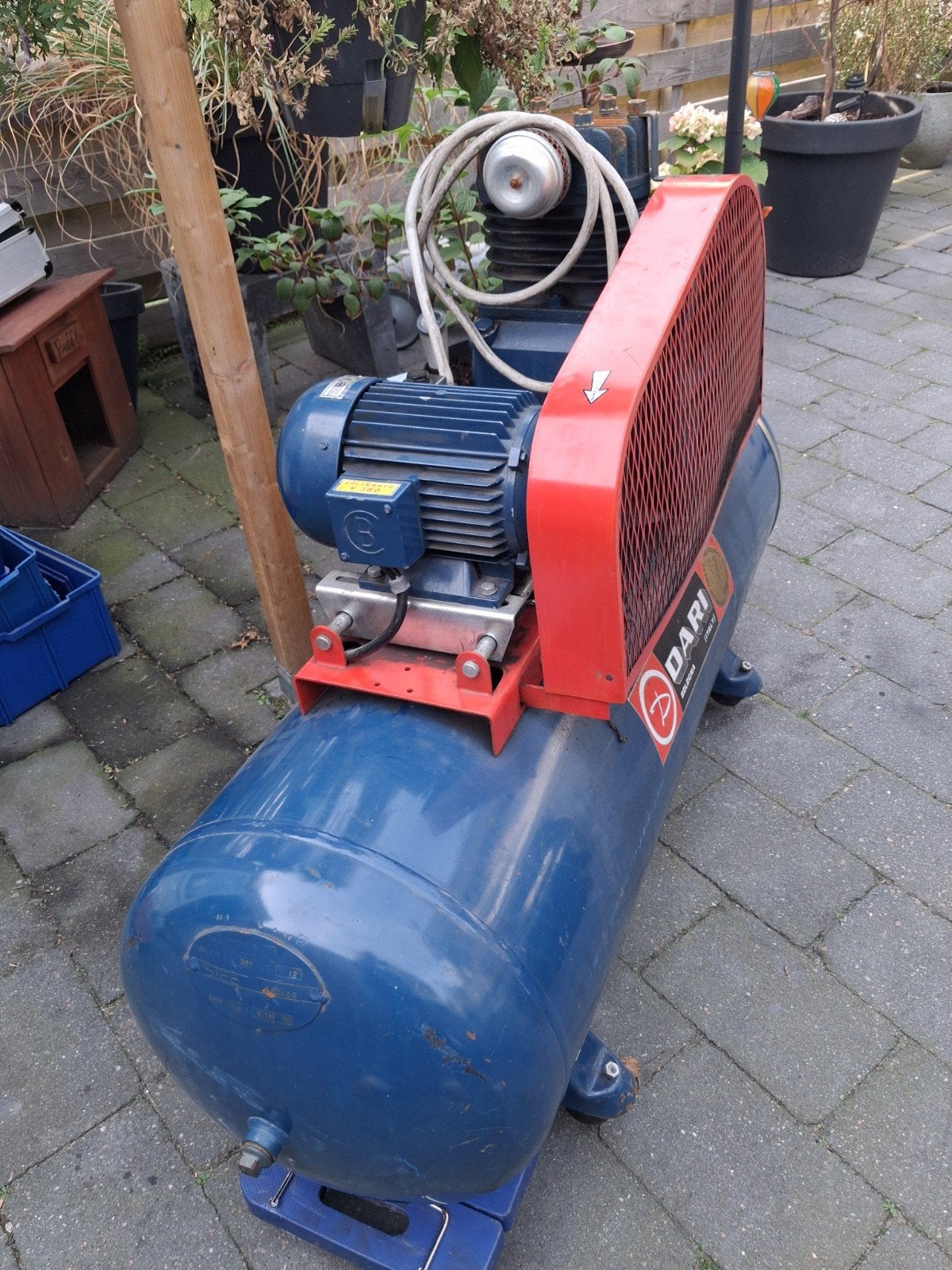 DARI Compressor 2.2 kW 380V - Krachtige Luchtcompressor, Doe-het-zelf en Verbouw, Ophalen, Gebruikt, 200 tot 400 liter/min, 10 bar of meer