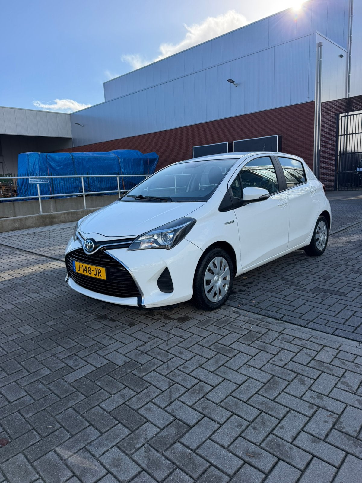 Toyota Yaris 1.5 HSD 55KW 5DRS 2016 Wit, Auto's, 4 cilinders, Geïmporteerd, 1060 kg, Te koop