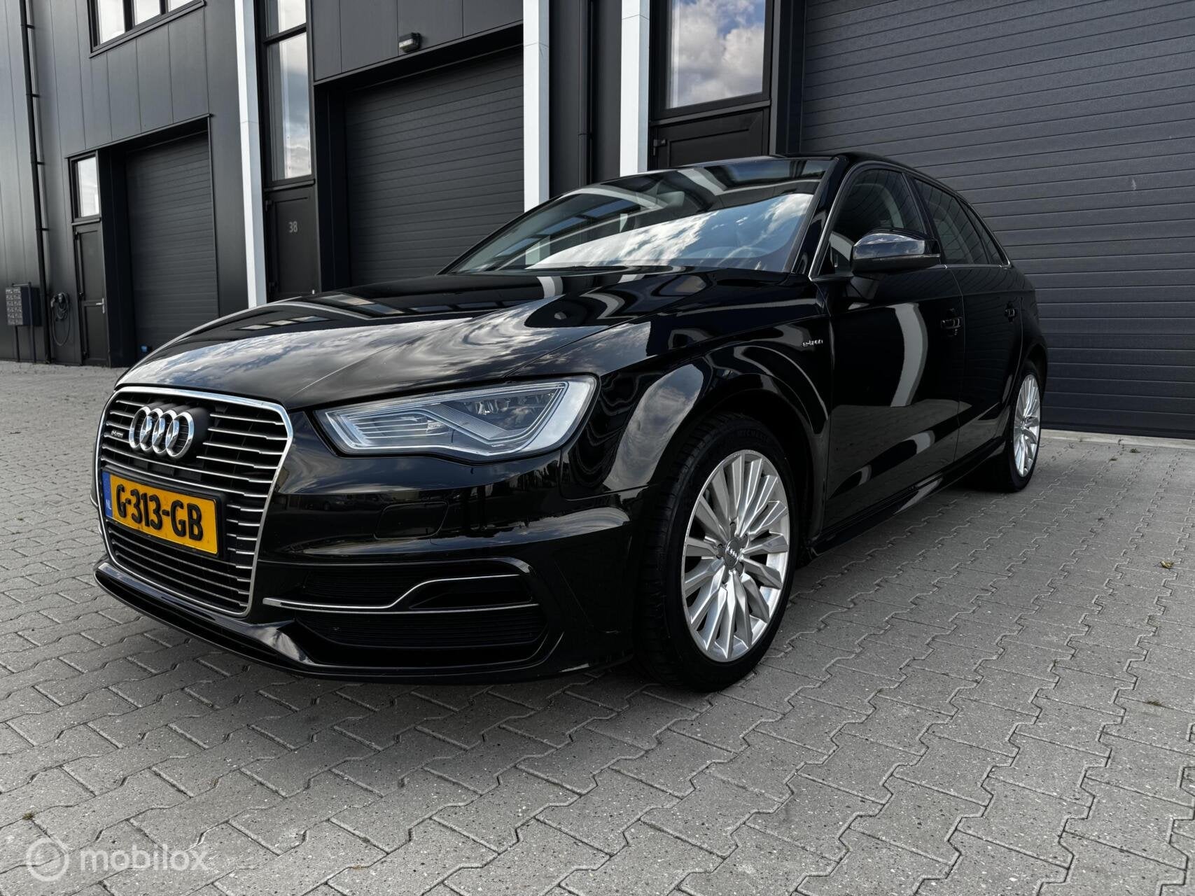 Audi A3 Sportback 1.4 e-tron PHEV Attraction 2015, Gebruikt, Euro 6, 4 cilinders, Automatische klimaatregeling