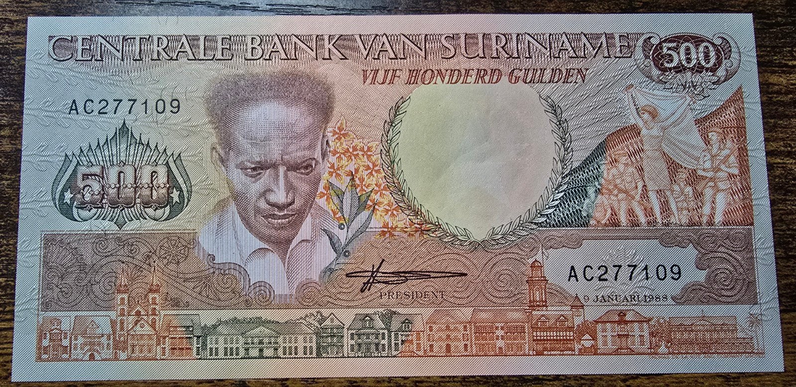 Suriname 500 Gulden biljet 1988 - Centrale Bank, Ophalen of Verzenden, Zuid-Amerika, Los biljet