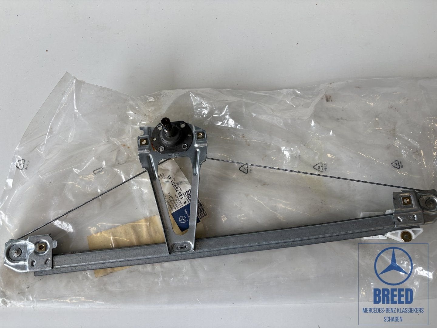 NOS raammechaniek linksachter voor Mercedes-Benz W124 S124, -, Nieuw, Ophalen of Verzenden, -