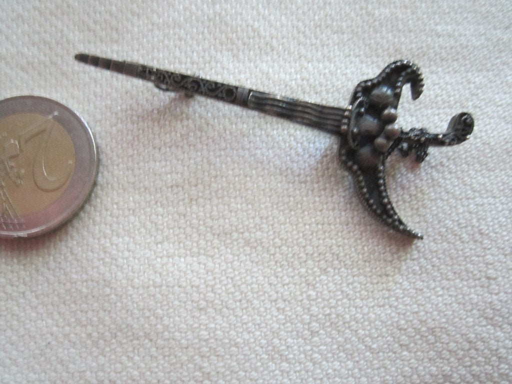 23.  Schitterende oude broche, Djokja zilver 800, Indonesie, Ophalen, Zilver, Broche