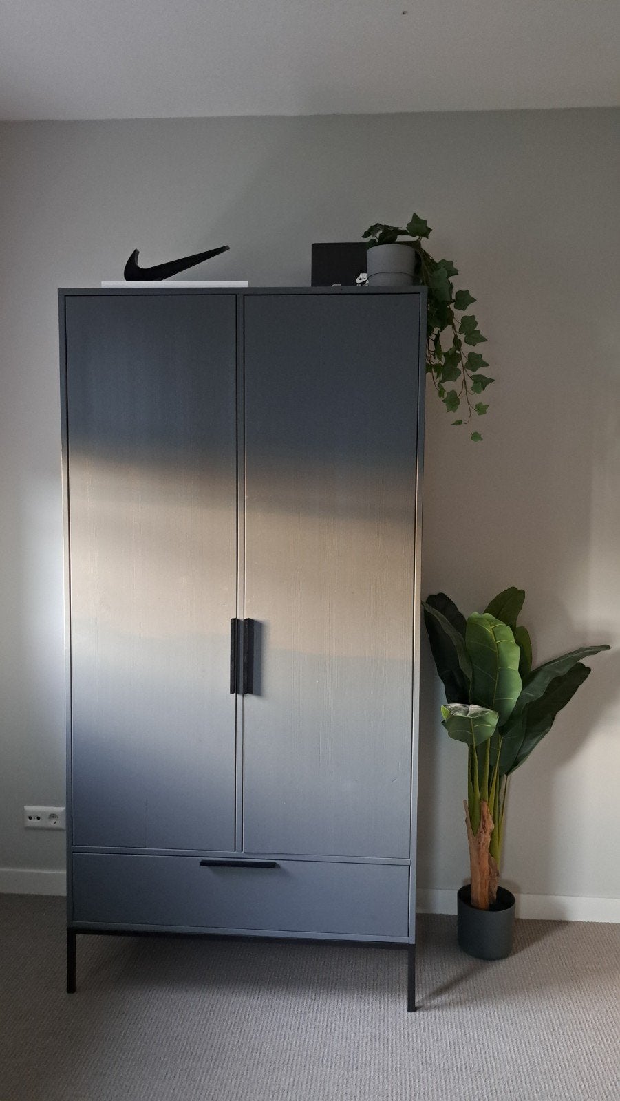 Stoere WOOOD kledingkast antraciet - z.g.a.n., 200 cm of meer, 50 tot 100 cm, Zo goed als nieuw, 50 tot 75 cm