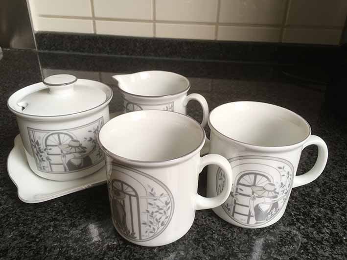 Kronester Bavaria koffie of thee kopjes met roomstellen set, Overige merken, Ophalen of Verzenden, Zo goed als nieuw, Overige stijlen