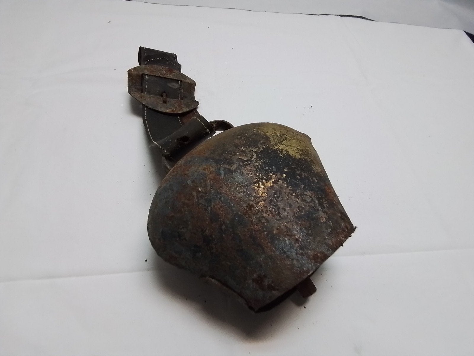 Oude Koebel met Leren Riem - Rustiek Decoratiestuk, Ophalen of Verzenden