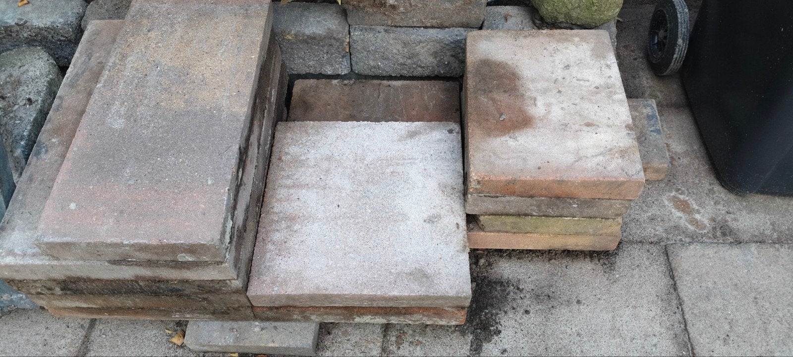 Betontegels "GRATIS ", Ophalen, Gebruikt, Beton, Terrastegels