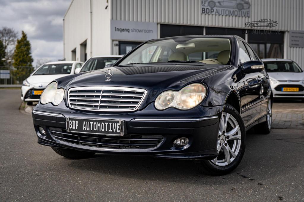 Mercedes-Benz C-klasse 280 Elegance Lage KM stand | Leer | N, Achterwielaandrijving, Handgeschakeld, Navigatiesysteem, Sedan