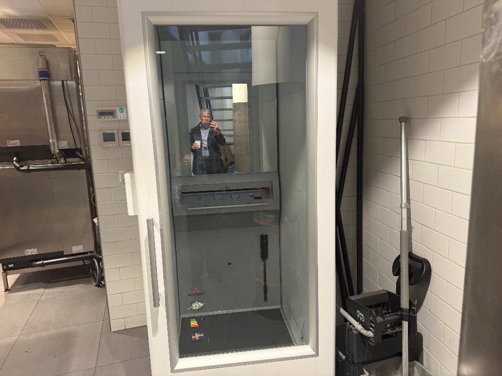 Aritco huislift / goederenlift, Ophalen, Gebruikt