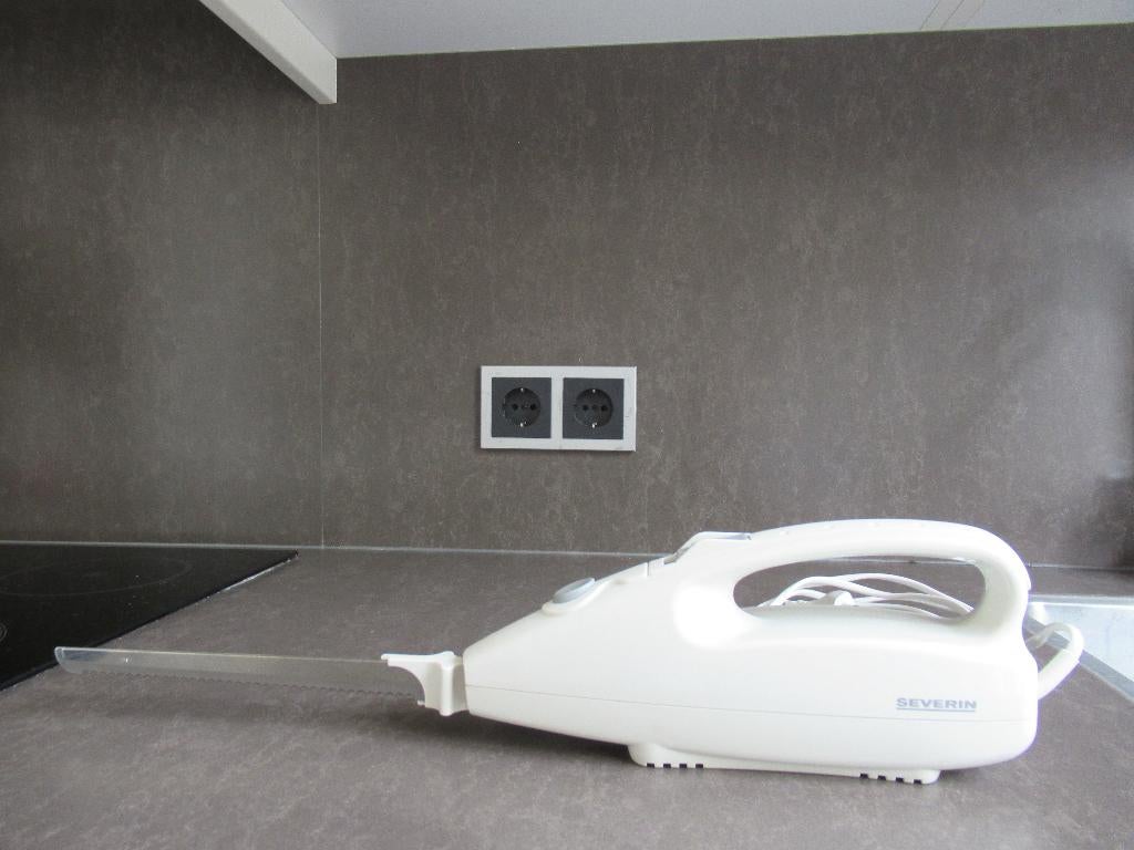 Elektrisch mes, Huis en Inrichting, Ophalen, Gebruikt, Kunststof, Snijmachine