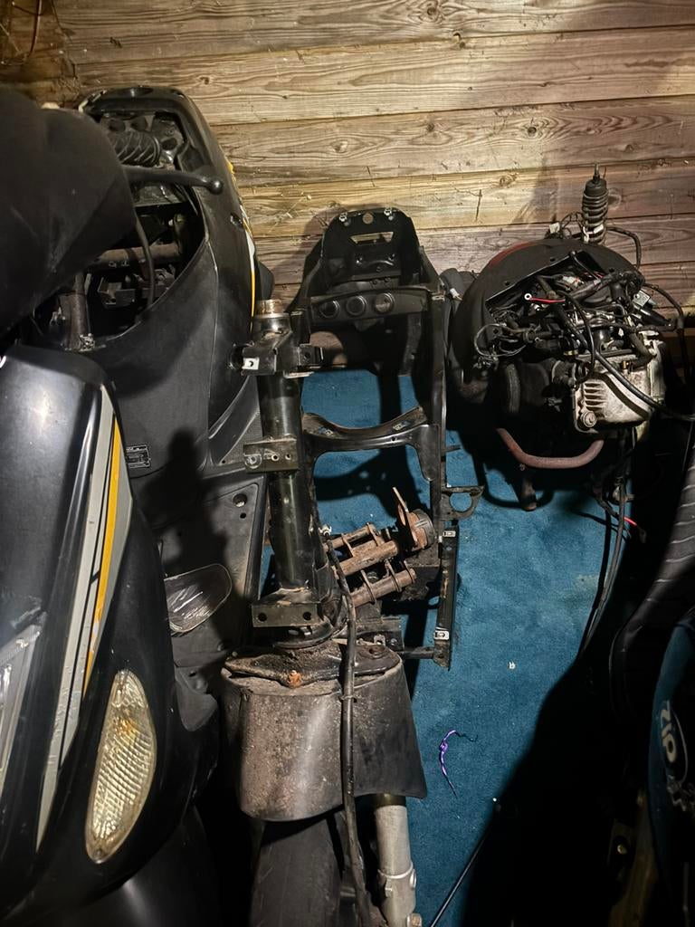 Piaggio zip onderdeel, Ophalen of Verzenden, Zo goed als nieuw, Benzine, Zip