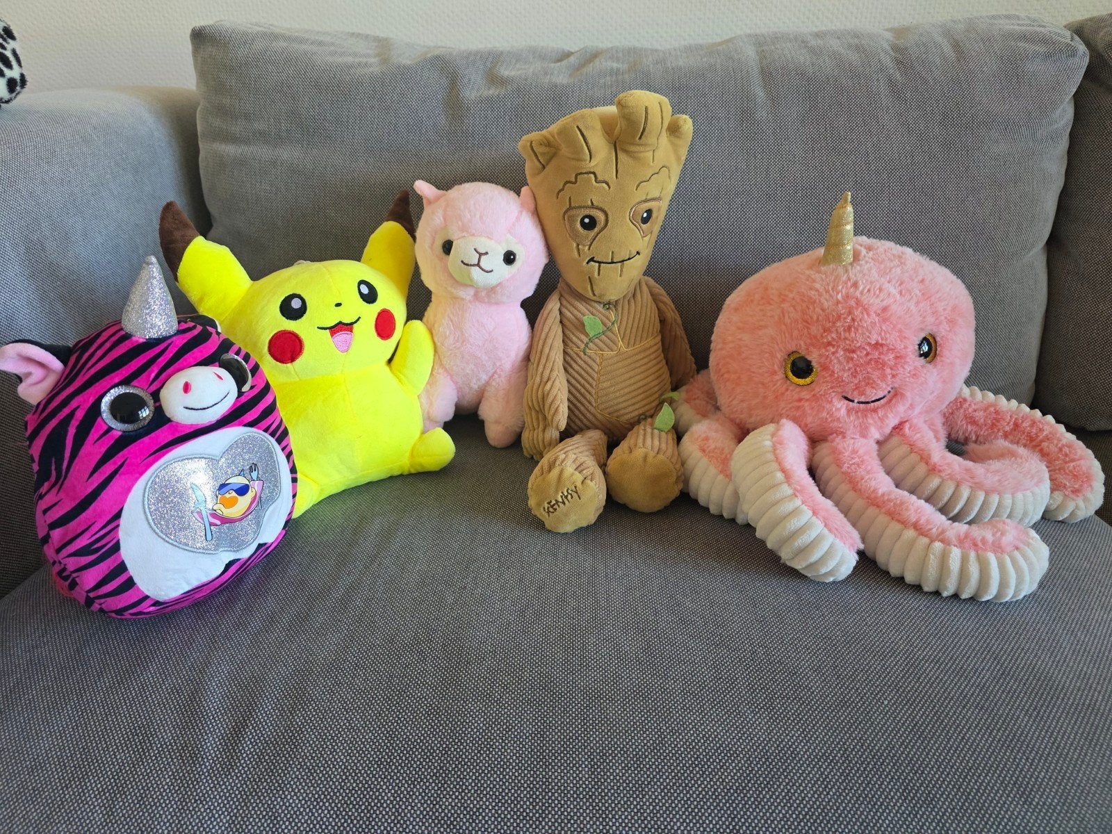 Leuke knuffels: Pikachu, Groot, eenhoorn, lama en octopus, Gebruikt, Overige merken, Geel, Ophalen of Verzenden