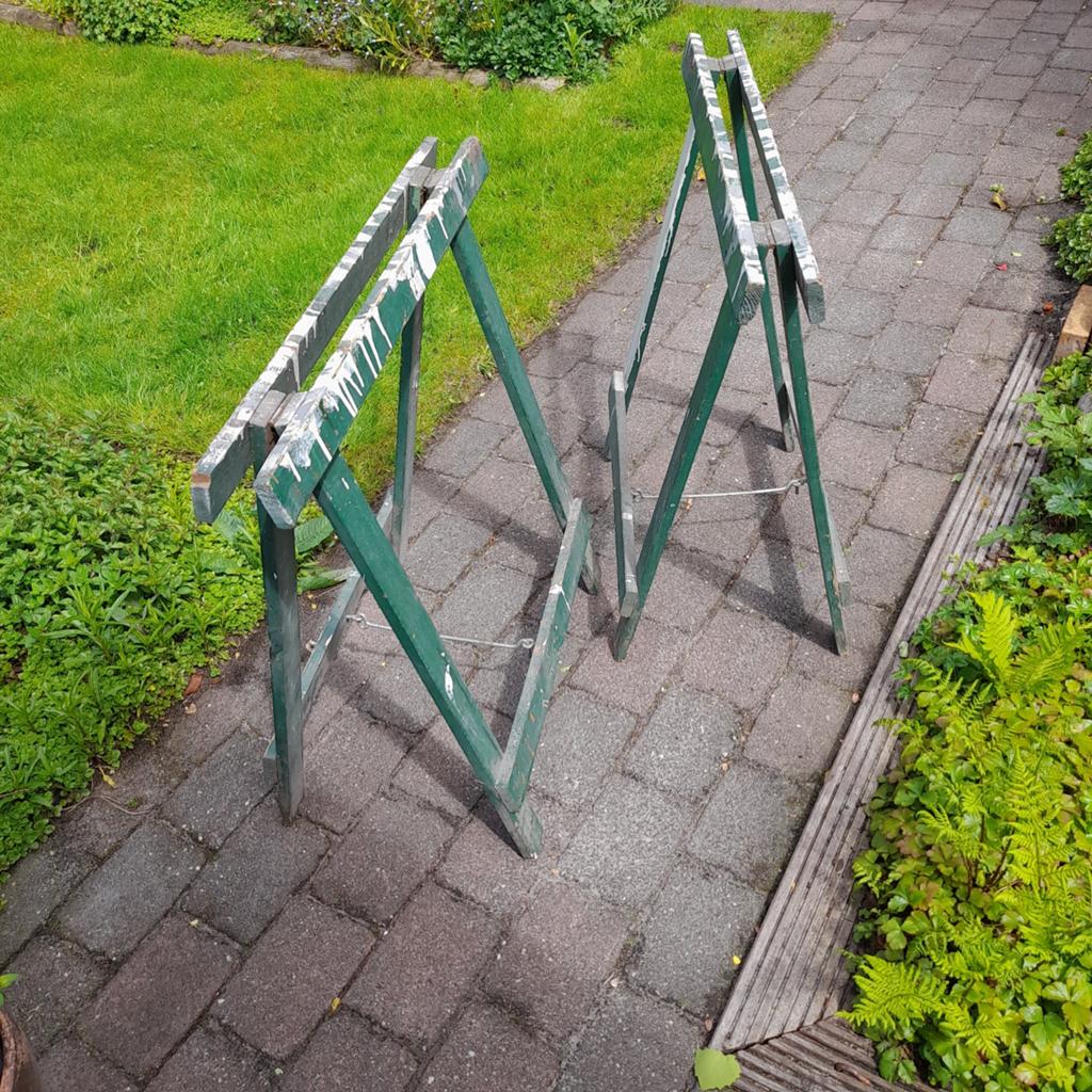 2x Stevige schragen, groen geverfd, gebruikt, Ophalen of Verzenden, Gebruikt, 70 tot 120 cm, Inklapbaar