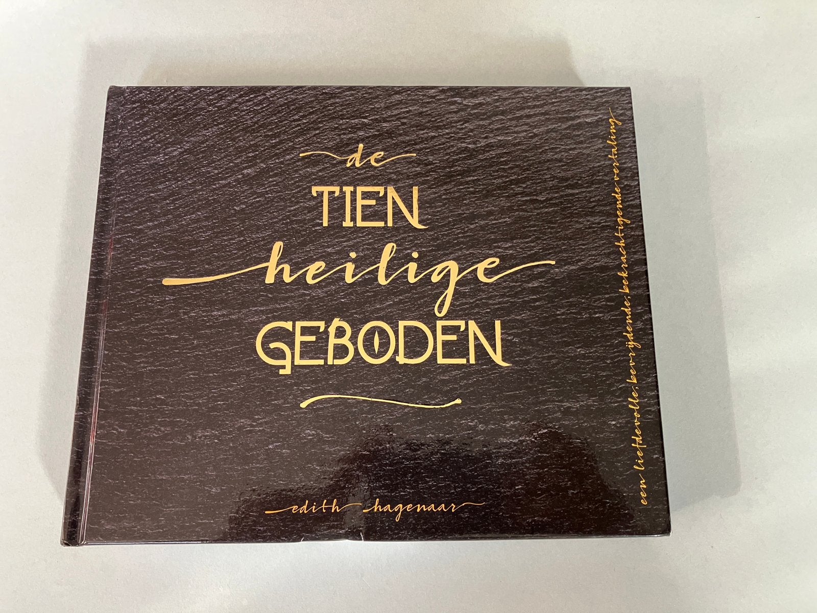 De Tien Heilige Geboden - Edith Hagenaar, Ophalen of Verzenden, Zo goed als nieuw