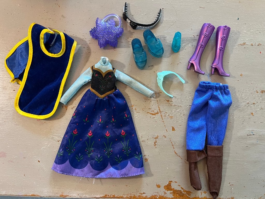Vintage barbie sindy fleur Anna Elsa kleding accessoires pop, Verzamelen, Poppen, Ophalen of Verzenden, Zo goed als nieuw, Kleertjes