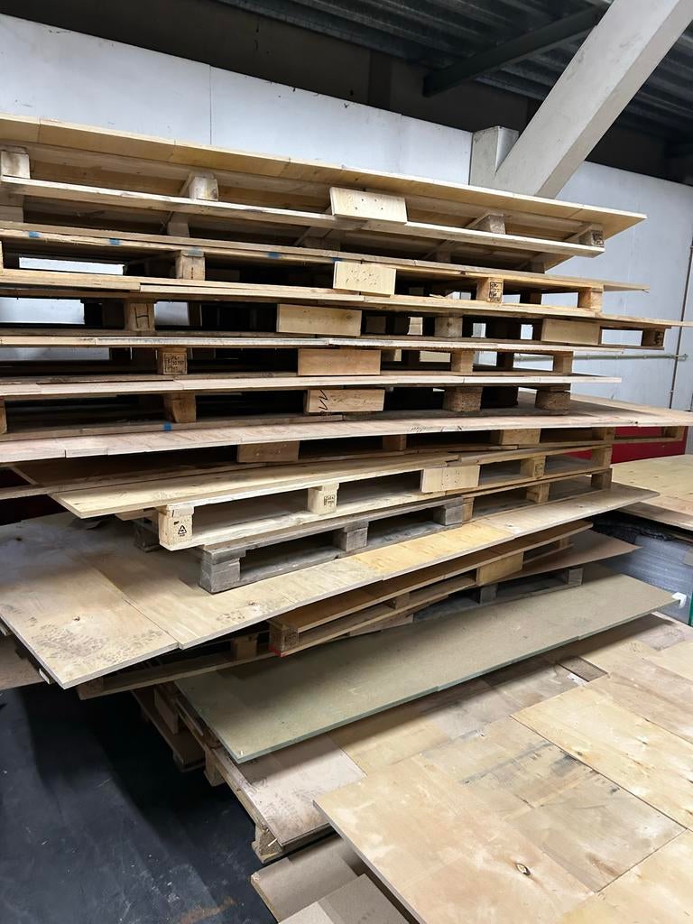 Diverse Pallets en Houten Platen - Ophalen in Veenendaal, Doe-het-zelf en Verbouw, Hout en Planken, Ophalen
