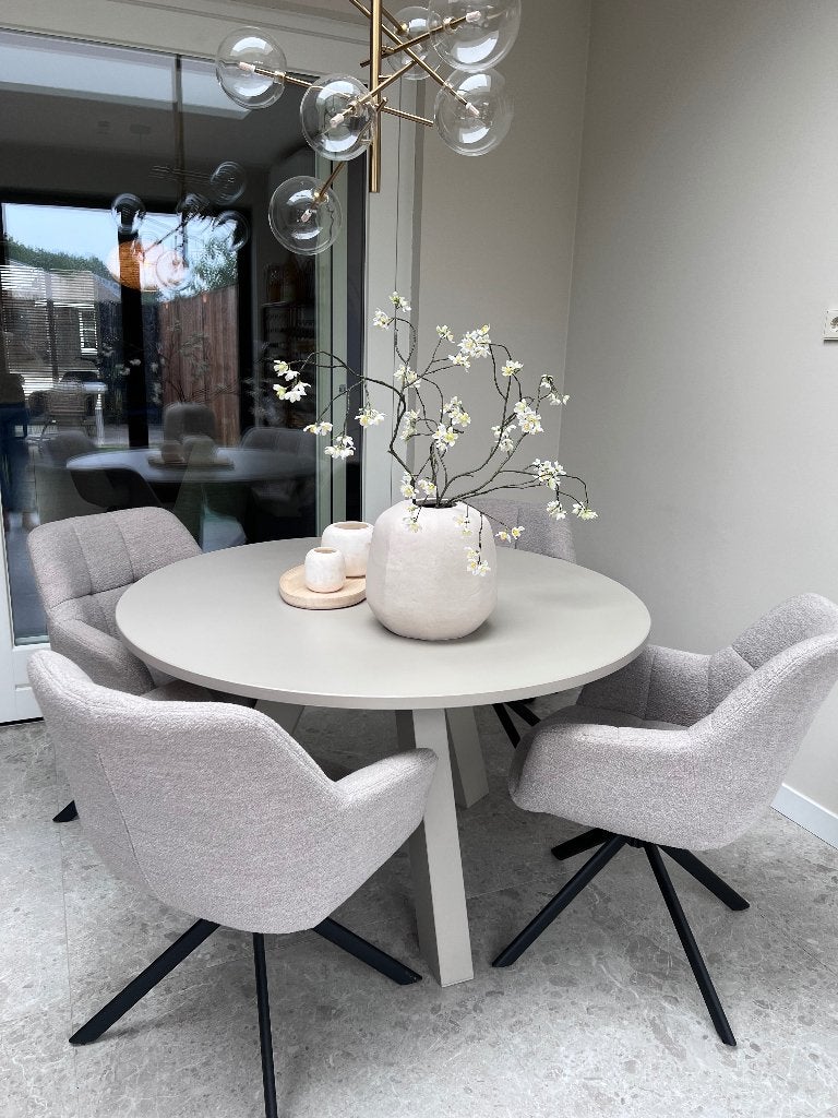 Draaibare bouclé eetkamerstoelen - nieuwprijs set €716,-, Ophalen, Japandi, Overige kleuren, Zo goed als nieuw