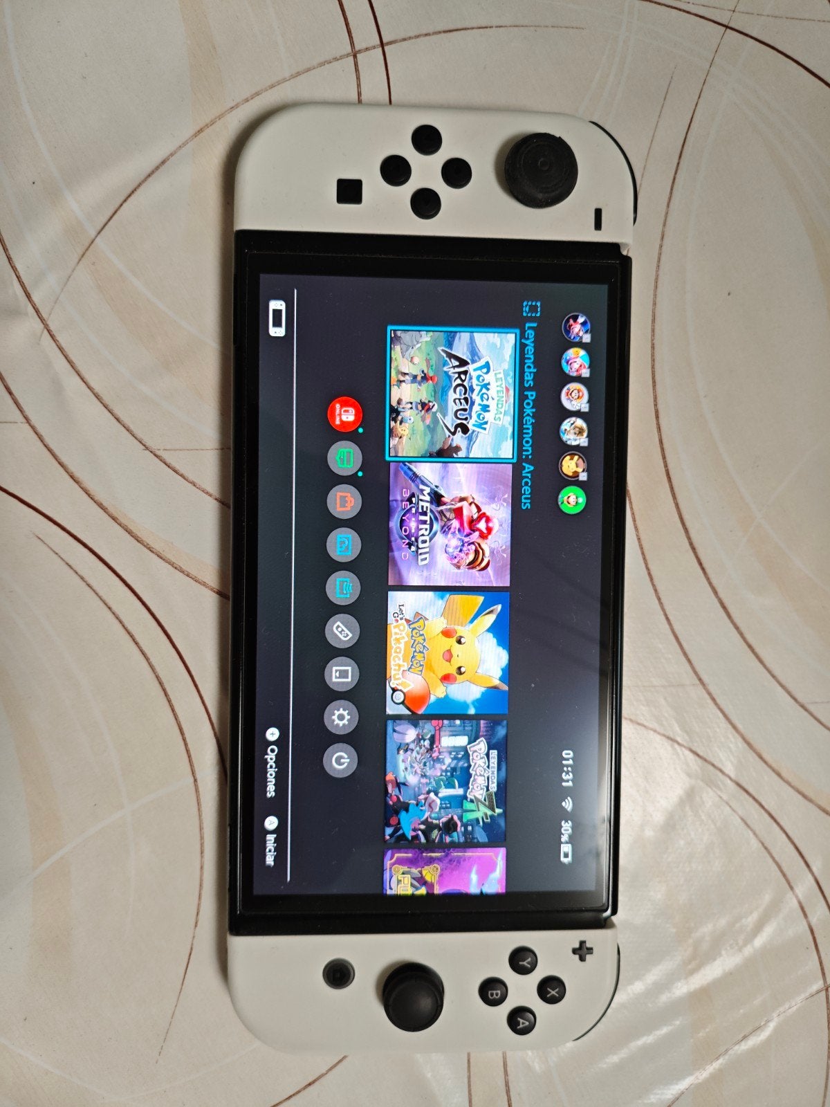 Nintendo Switch OLED (Wit) - Geband / Offline Gebruik, Spelcomputers en Games, Ophalen of Verzenden, Gebruikt, Met 2 controllers