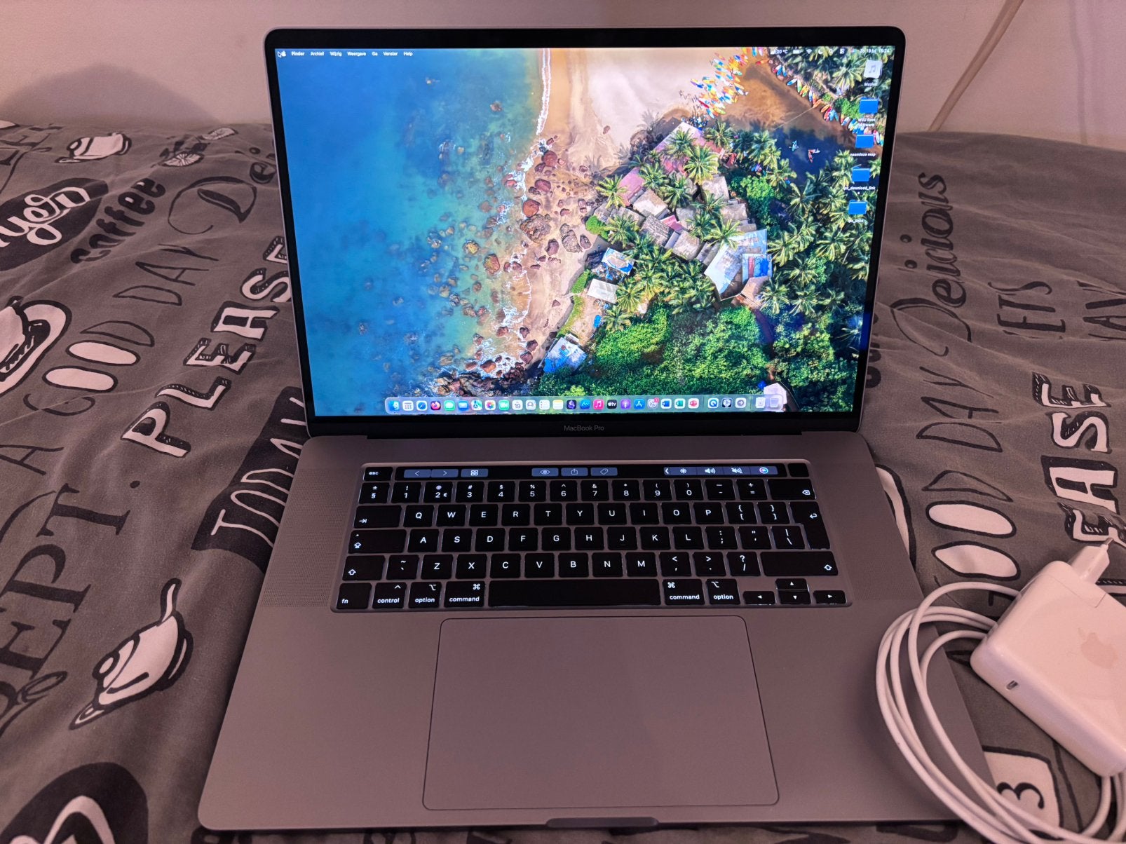Apple MacBook Pro 16-inch 2019 Core i7 met touchbar, Computers en Software, Apple Macbooks, Gebruikt, 2 tot 3 Ghz, Qwerty, 512 GB
