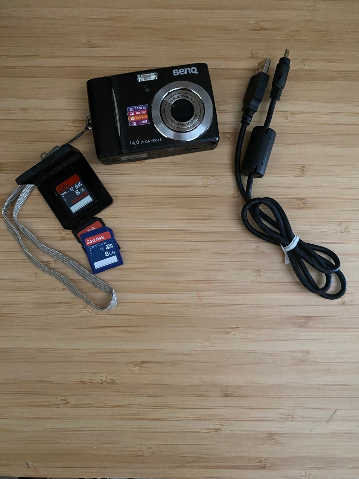 BenQ,14mp, vintage digitale camera, Ophalen, Zo goed als nieuw, Geheugenkaart, Overige Merken