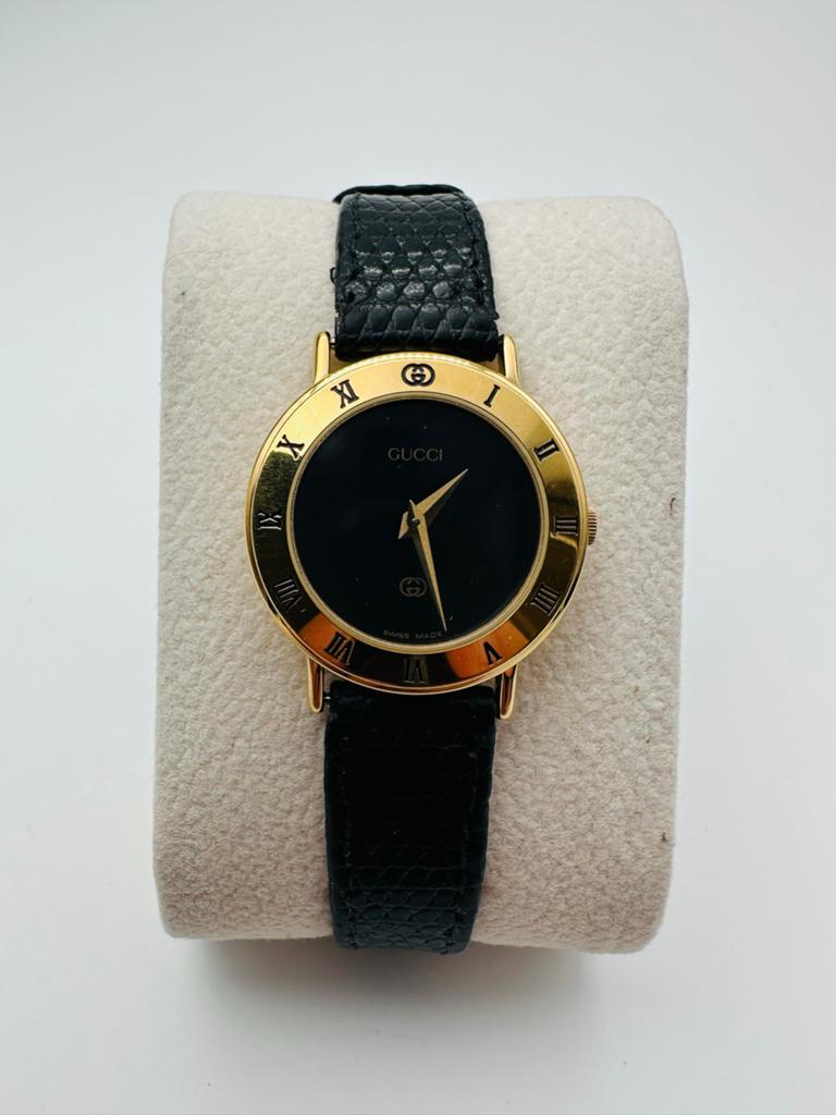 Gucci 3000L Dames Horloge Zwart Wijzerplaat Goud Romeins, Overige merken, Polshorloge, Ophalen of Verzenden, Goud