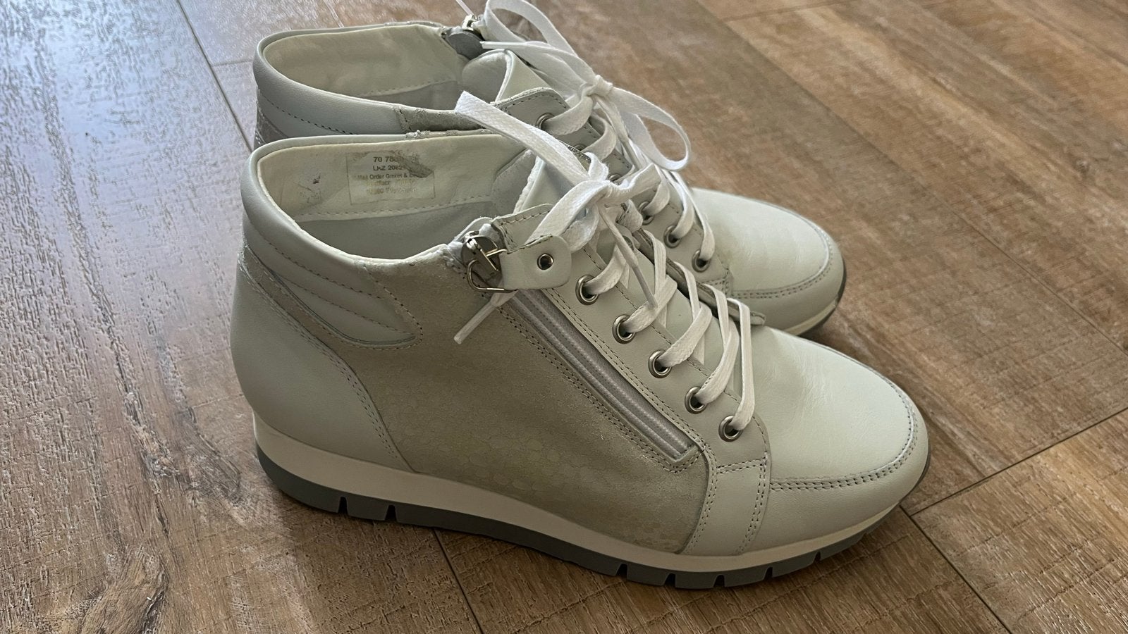 NIEUW!!  Naturläufer schoenen maat 6,5, Kleding | Dames, Schoenen, Ophalen of Verzenden, Nieuw, Wit, Schoenen met lage hakken