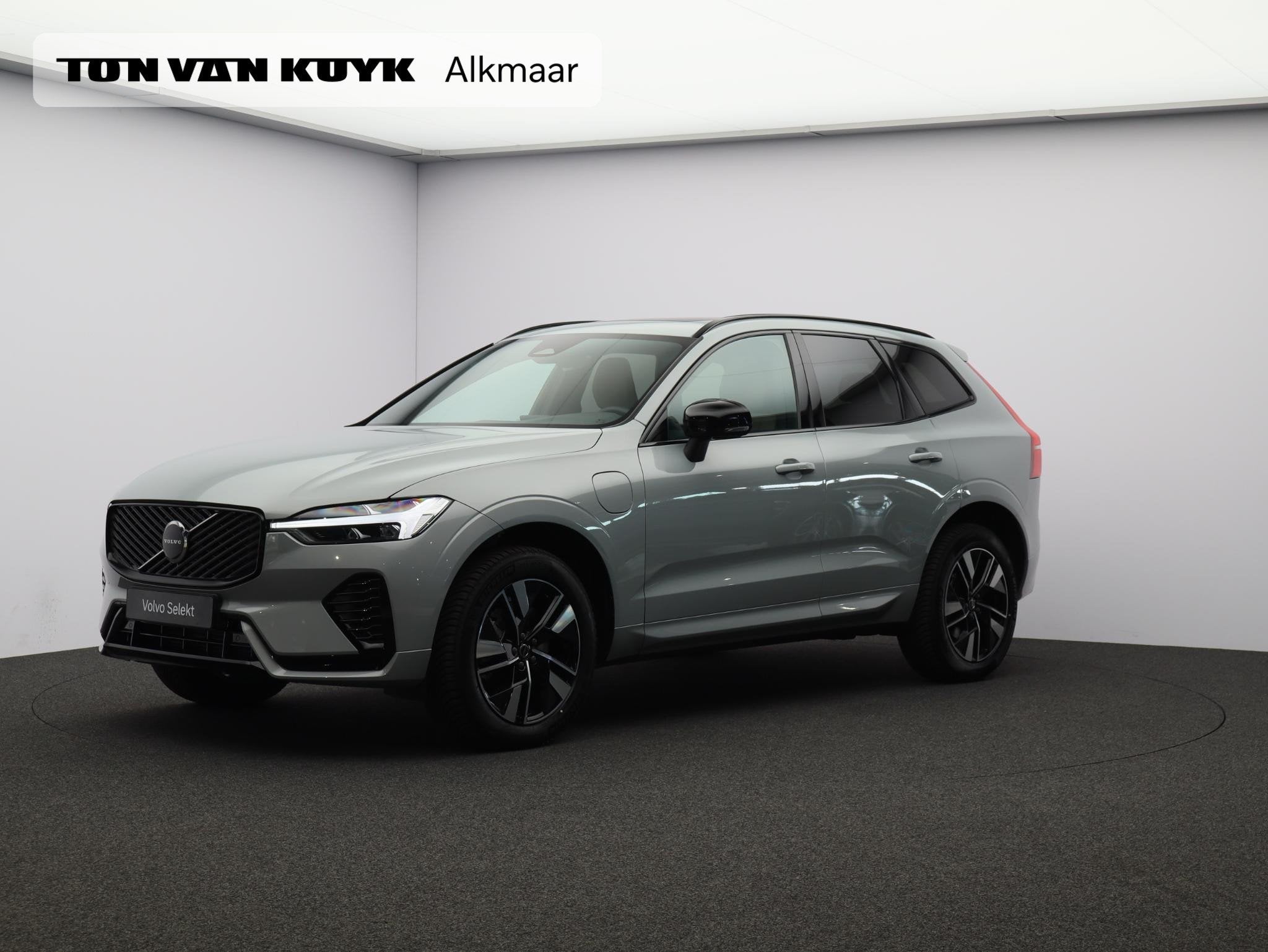 Volvo XC60 2.0 T6 Plug-in hybrid AWD Plus Dark / Pano. dak /, Automaat, Euro 6, 4 cilinders, 1969 cc