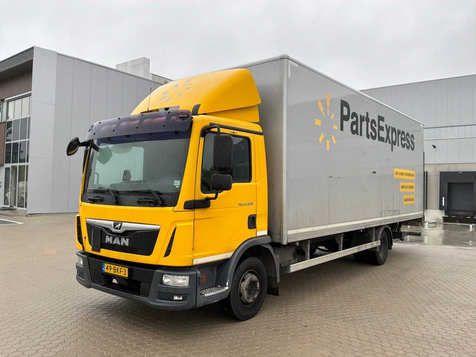 2017 MAN TGL 12.220 Vrachtwagen, Auto's, Euro 6, Origineel Nederlands, Bedrijf, 2 stoelen