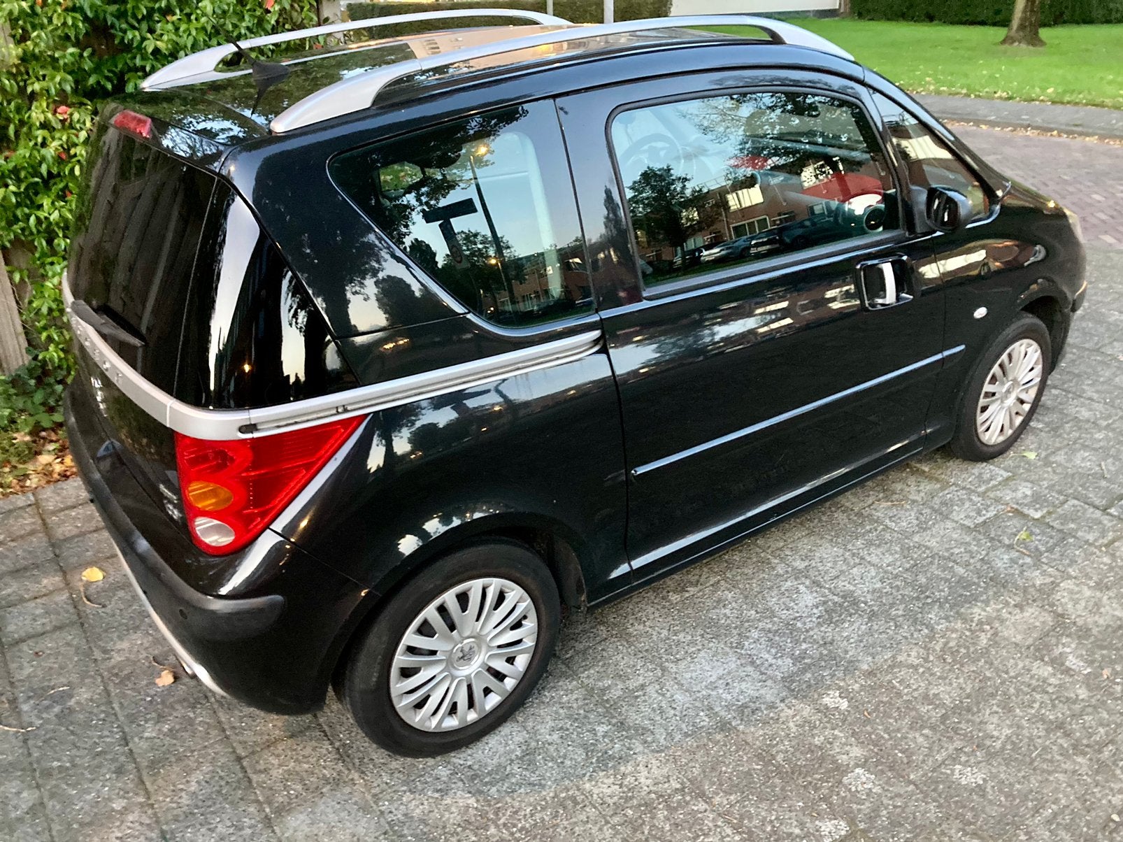 Peugeot 1007 Automaat Mindervalide  invalide   G3 lpg, Auto's, 15 km/l, 4 cilinders, 4 stoelen, Zwart